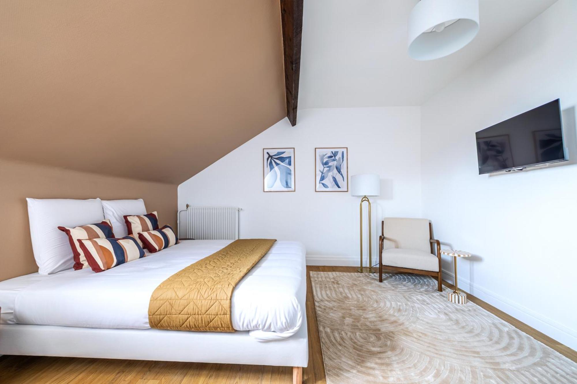 Confortable Anciennes Ecuries Rehabilitee Apartment *