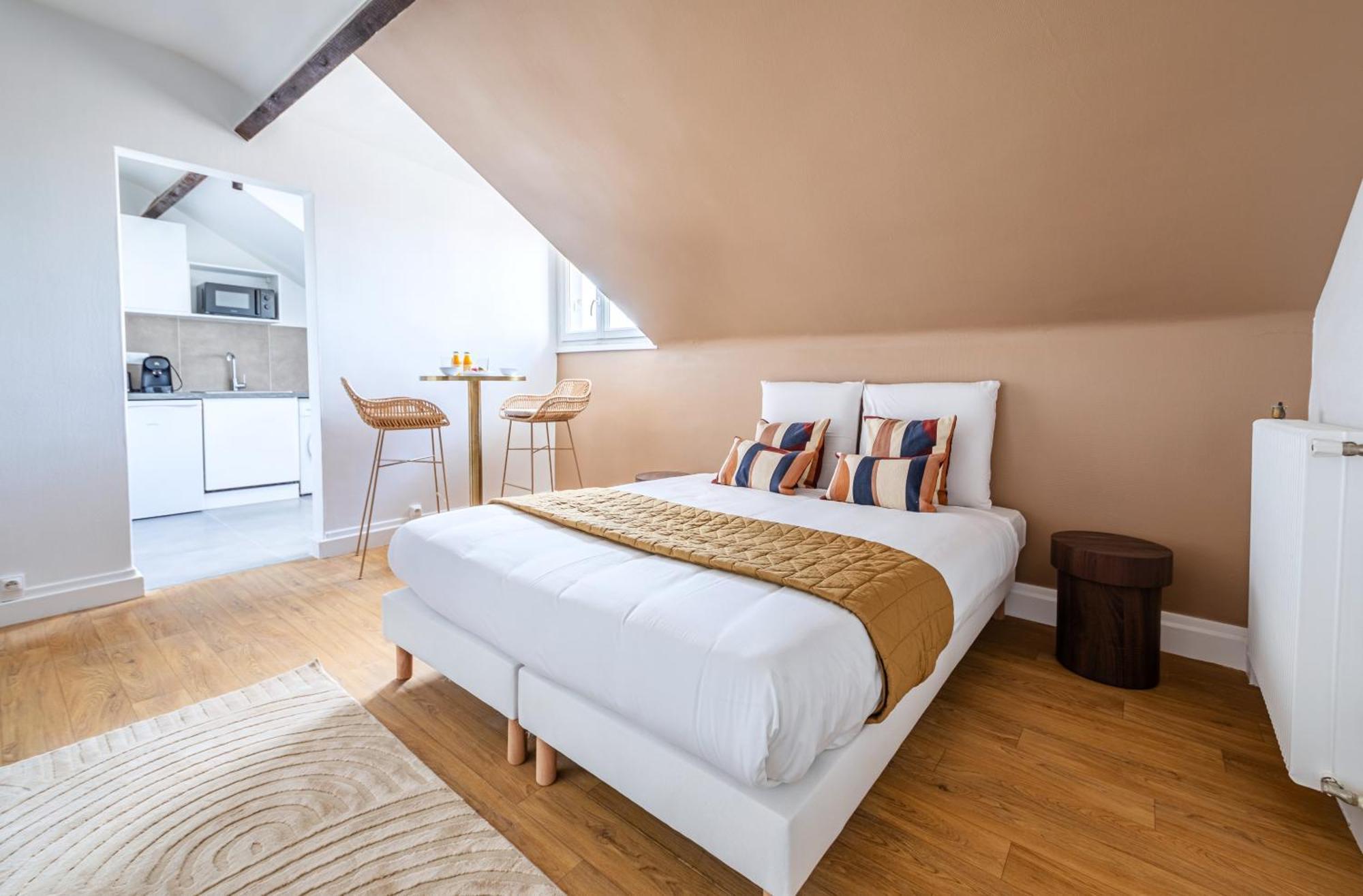 Apartment Confortable Anciennes Ecuries Rehabilitee Issy-les-Moulineaux